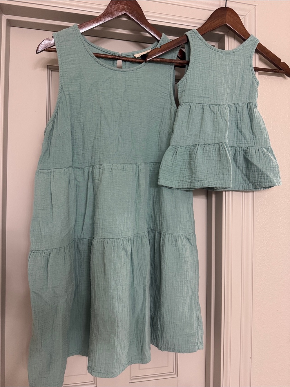 Cat & Jack Mint Green Tiered Sleeveless Dresses - Mom & Mini Set